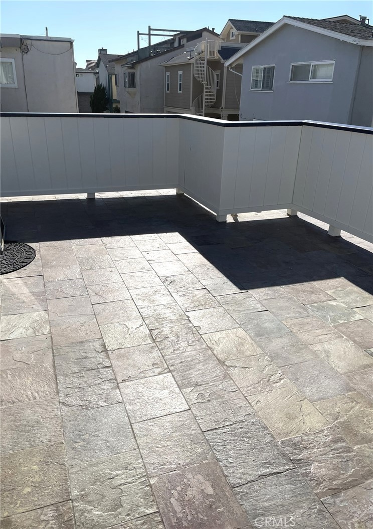 Back Balcony - 125 46th Street B, Newport Beach CA 92663 - photo 26