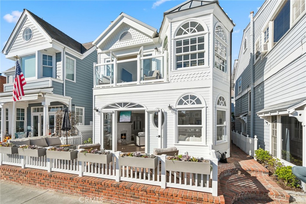 125 Grand Canal, Newport Beach CA 92662 - photo 2