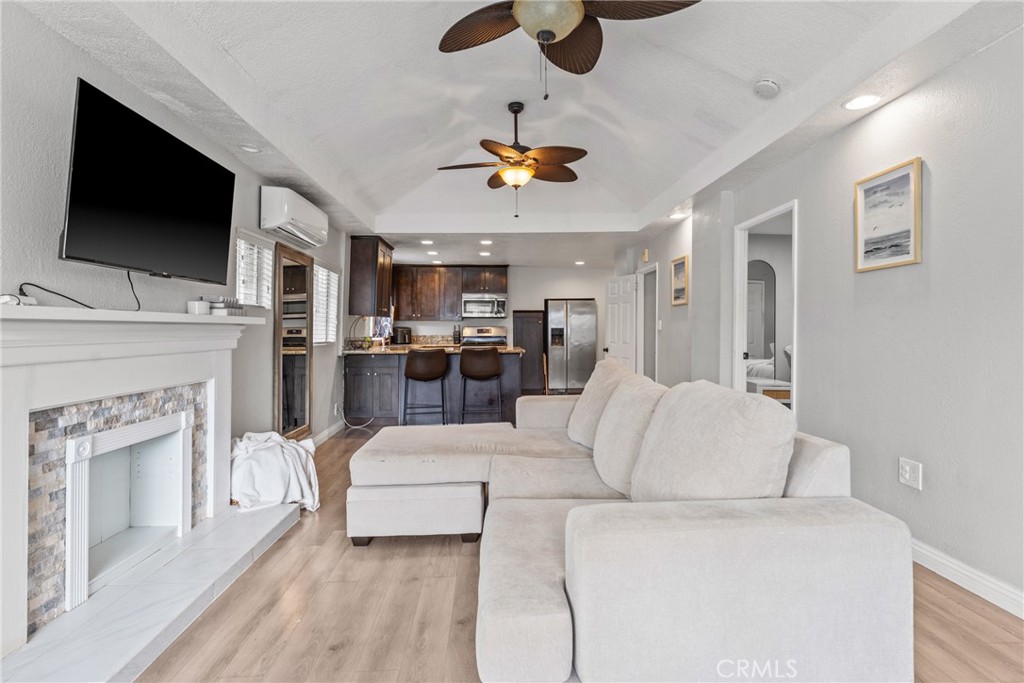Living room - 126 E Balboa, Newport Beach CA 92661 - photo 4