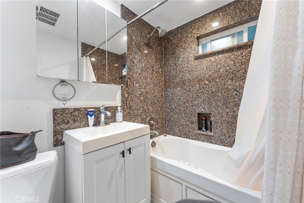 Triplex #3 Bathroom - 126 E Balboa, Newport Beach CA 92661 - photo 26