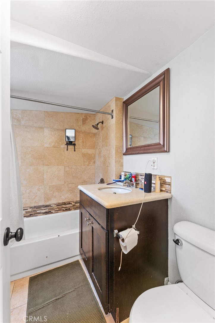 Triplex #2 bathroom - 126 E Balboa, Newport Beach CA 92661 - photo 37