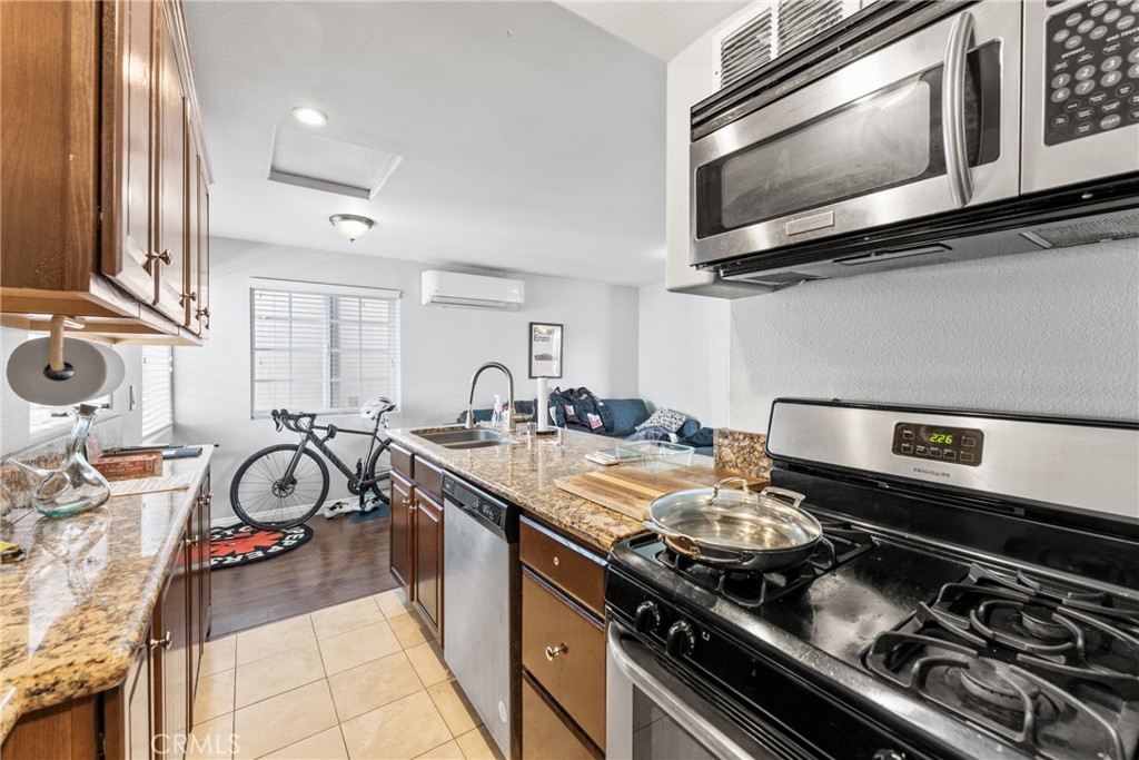 Triplex #2 Kitchen - 126 E Balboa, Newport Beach CA 92661 - photo 39