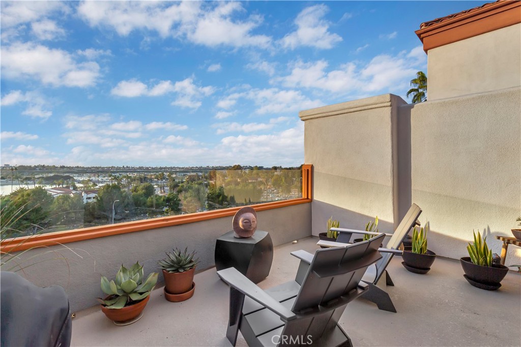 128 Villa Point, Newport Beach CA 92660 - photo 22