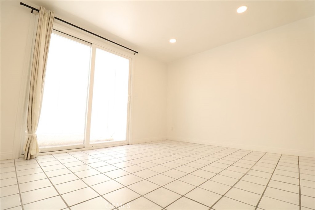 129 35th Street B, Newport Beach CA 92663 - photo 3