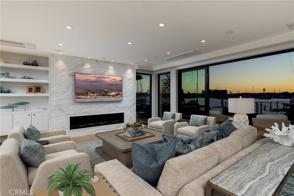 130 S Bay Front, Newport Beach CA 92662 - photo 6