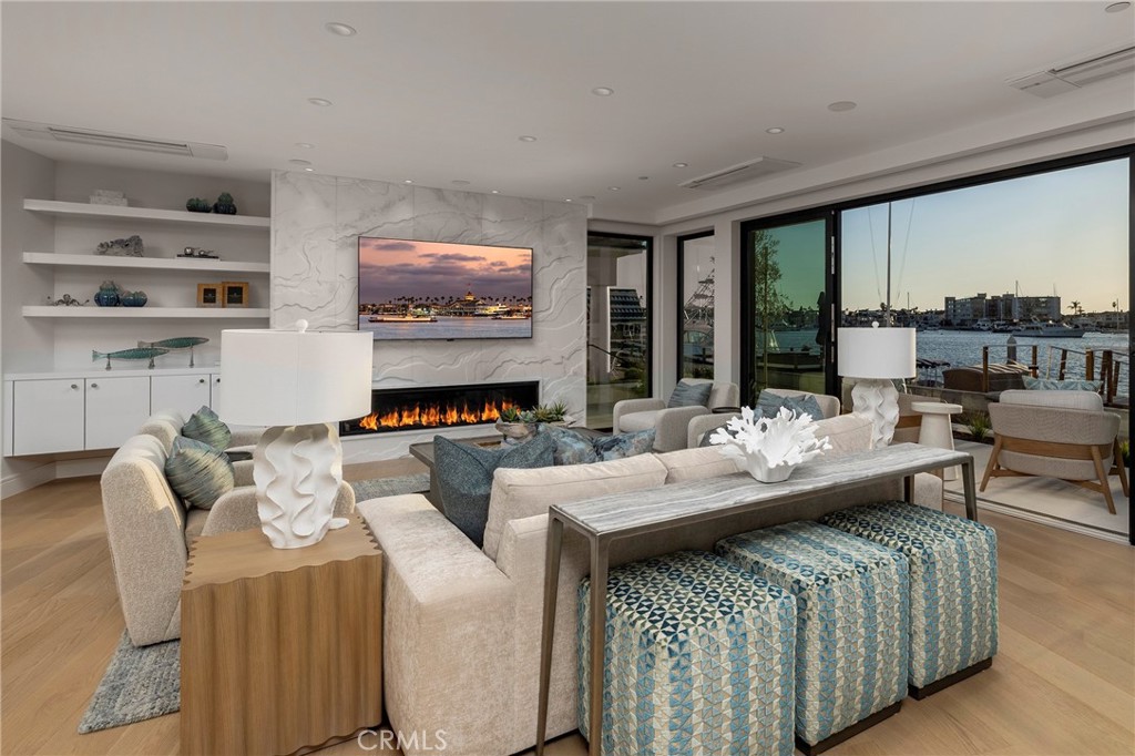 130 S Bay Front, Newport Beach CA 92662 - photo 7