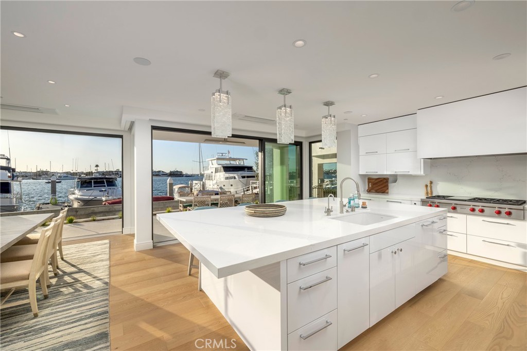 130 S Bay Front, Newport Beach CA 92662 - photo 13