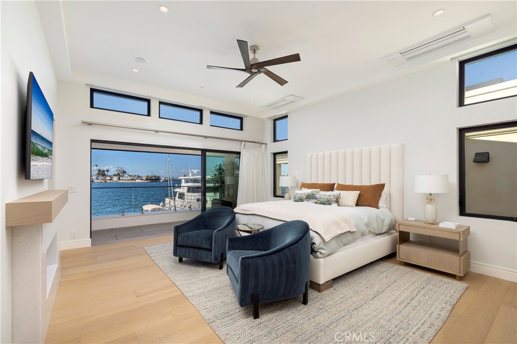 130 S Bay Front, Newport Beach CA 92662 - photo 16