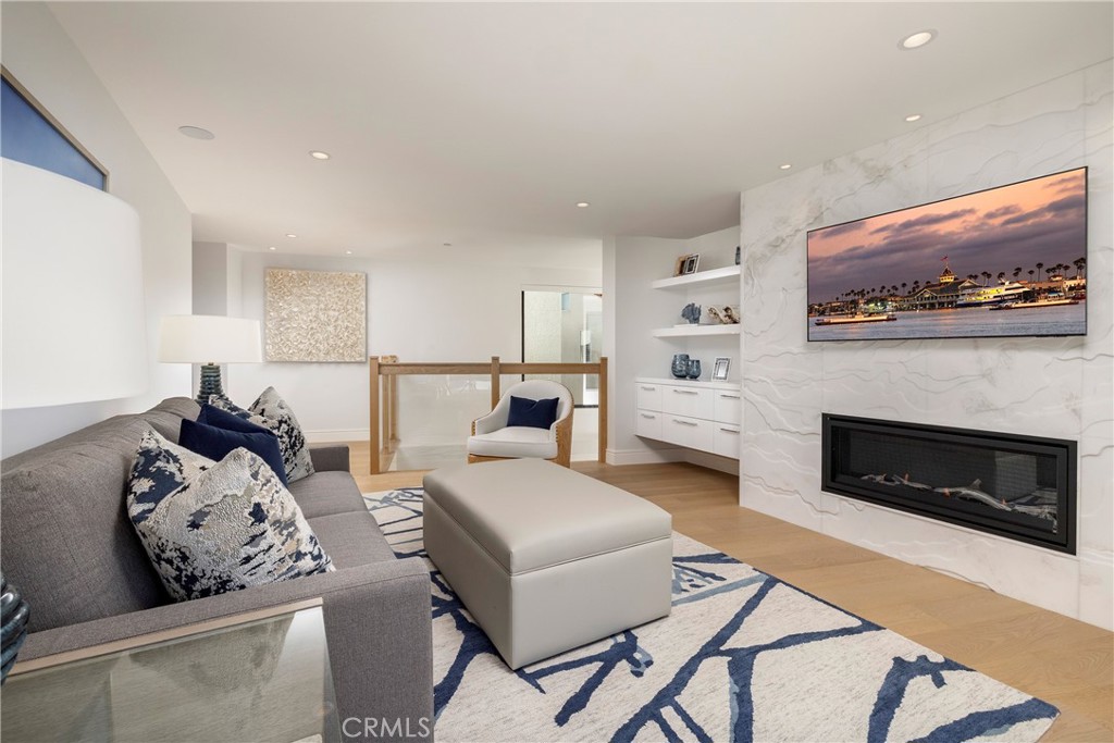 130 S Bay Front, Newport Beach CA 92662 - photo 27