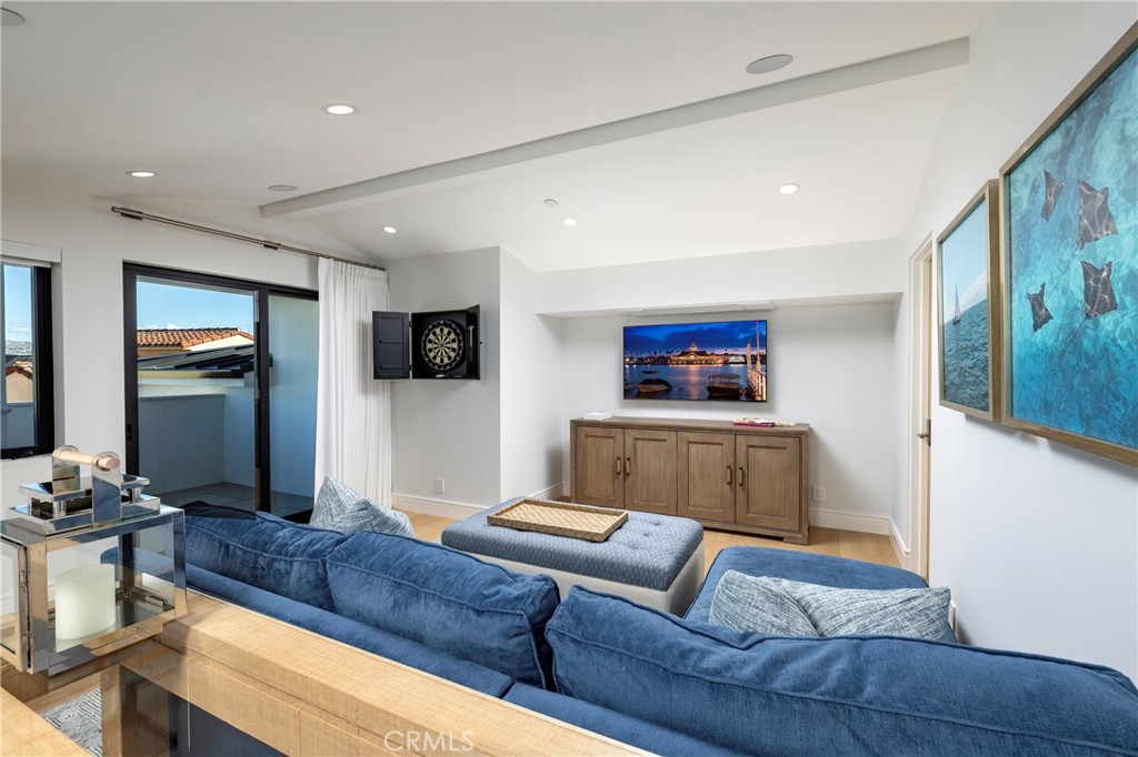 130 S Bay Front, Newport Beach CA 92662 - photo 39