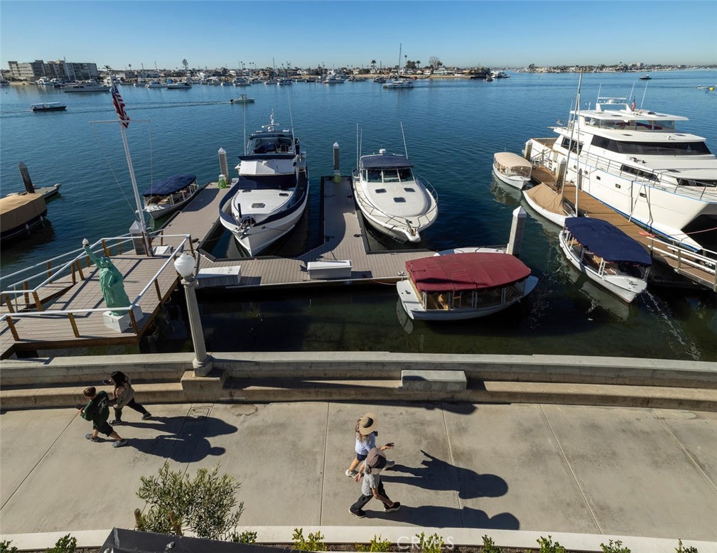 130 S Bay Front, Newport Beach CA 92662 - photo 52