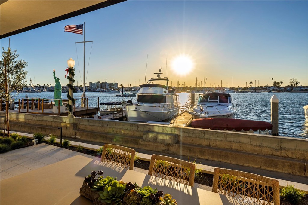 130 S Bay Front, Newport Beach CA 92662 - photo 59