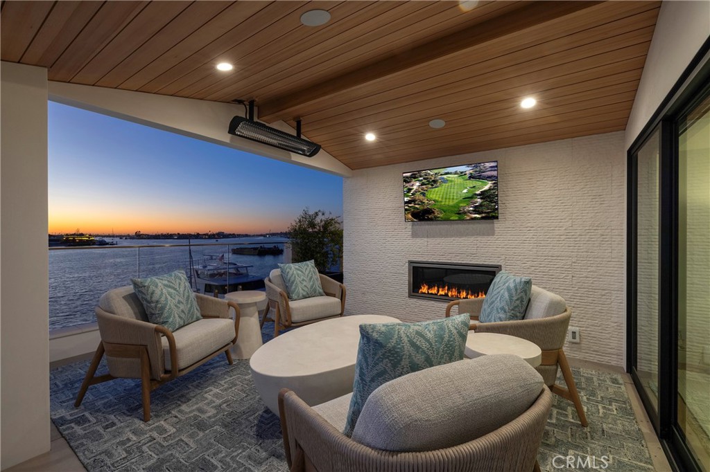 130 S Bay Front, Newport Beach CA 92662 - photo 70