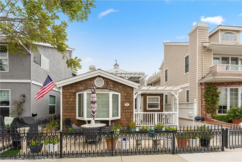130 Topaz 1/2, Newport Beach