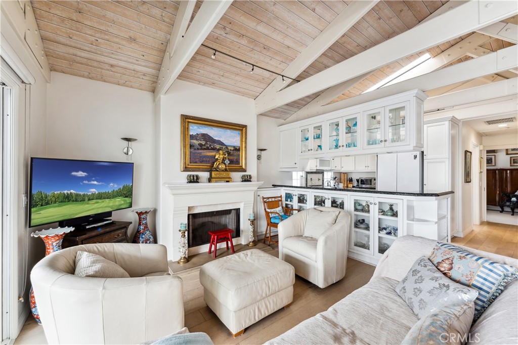 130 Topaz 1/2, Newport Beach CA 92662 - photo 6