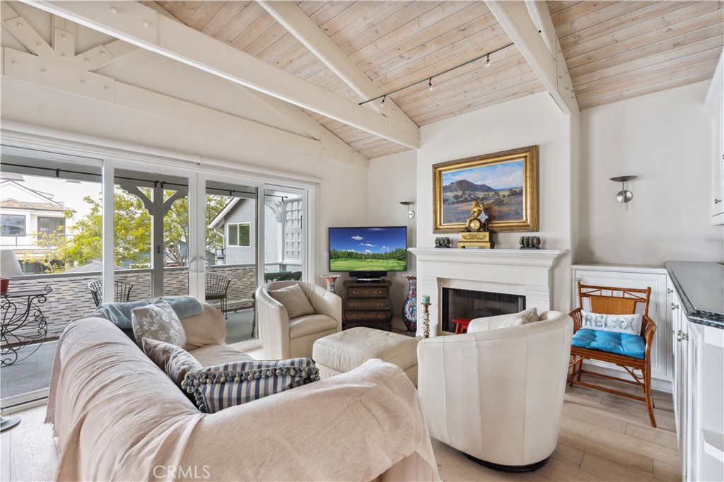 130 Topaz 1/2, Newport Beach CA 92662 - photo 7