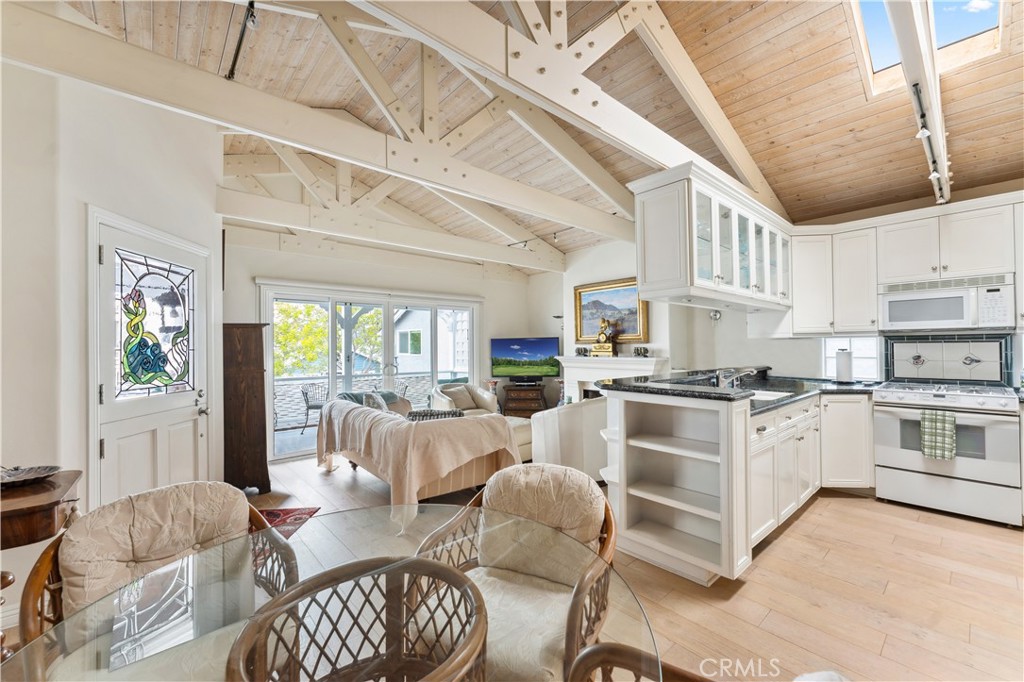 130 Topaz 1/2, Newport Beach CA 92662 - photo 13