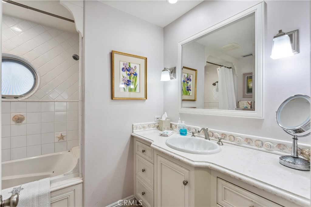 130 Topaz 1/2, Newport Beach CA 92662 - photo 16