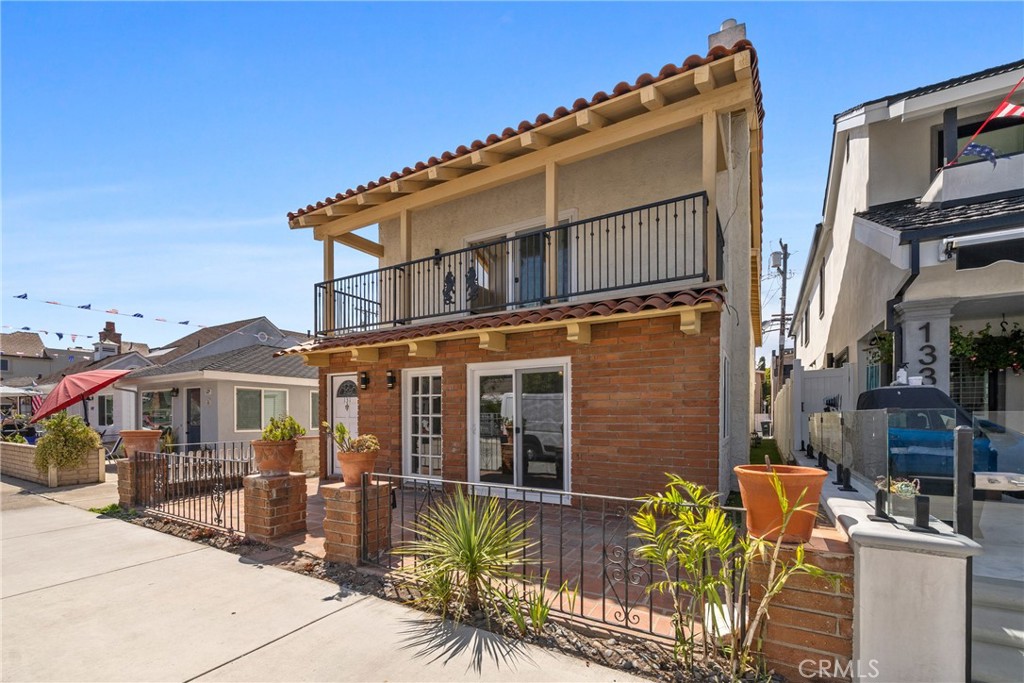 131 Opal Ave, Newport Beach CA 92662 - photo 2