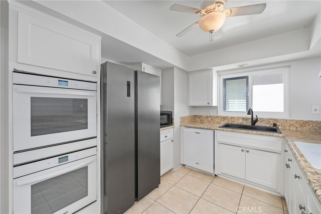 131 Opal Ave, Newport Beach CA 92662 - photo 5