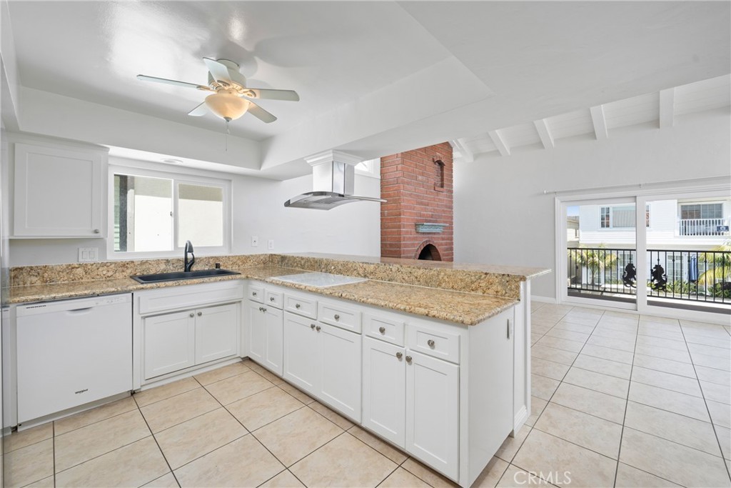 131 Opal Ave, Newport Beach CA 92662 - photo 6