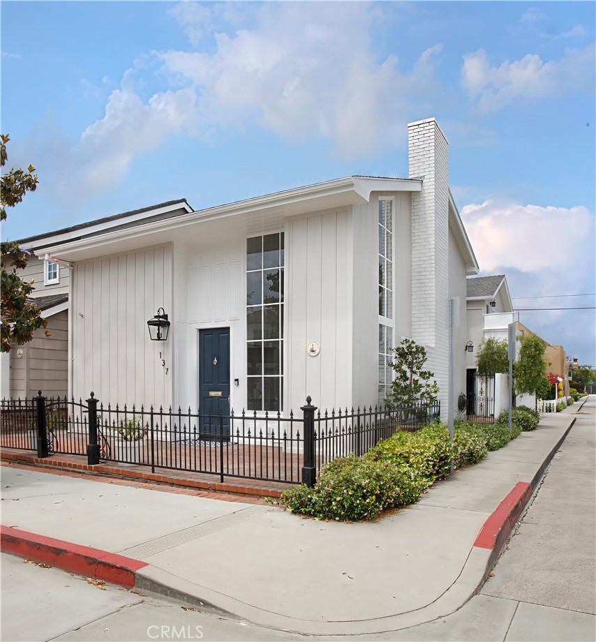 137 Topaz, Newport Beach CA 92662 - photo 1