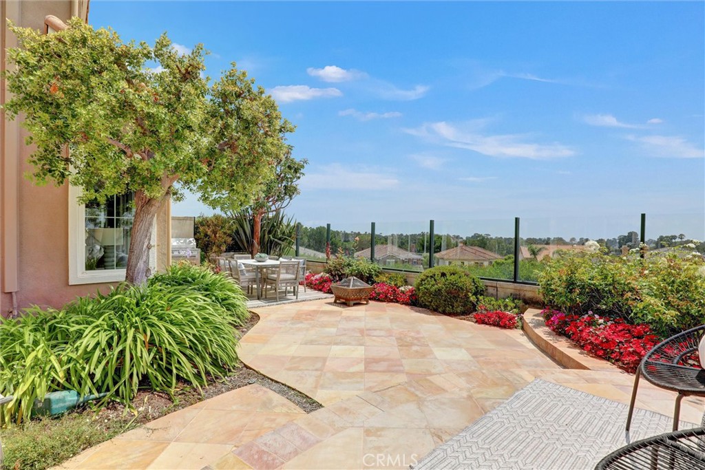 An extraordinary setting for outdoor entertaining with breathtaking coastal views. - 1402 Sea Ridge Drive, Newport Beach CA 92660 - photo 4