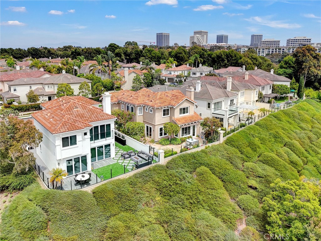 Enjoy a prime Newport Beach location with Fashion Island visible on the horizon, just minutes from world-class shopping, - 1402 Sea Ridge Drive, Newport Beach CA 92660 - photo 44