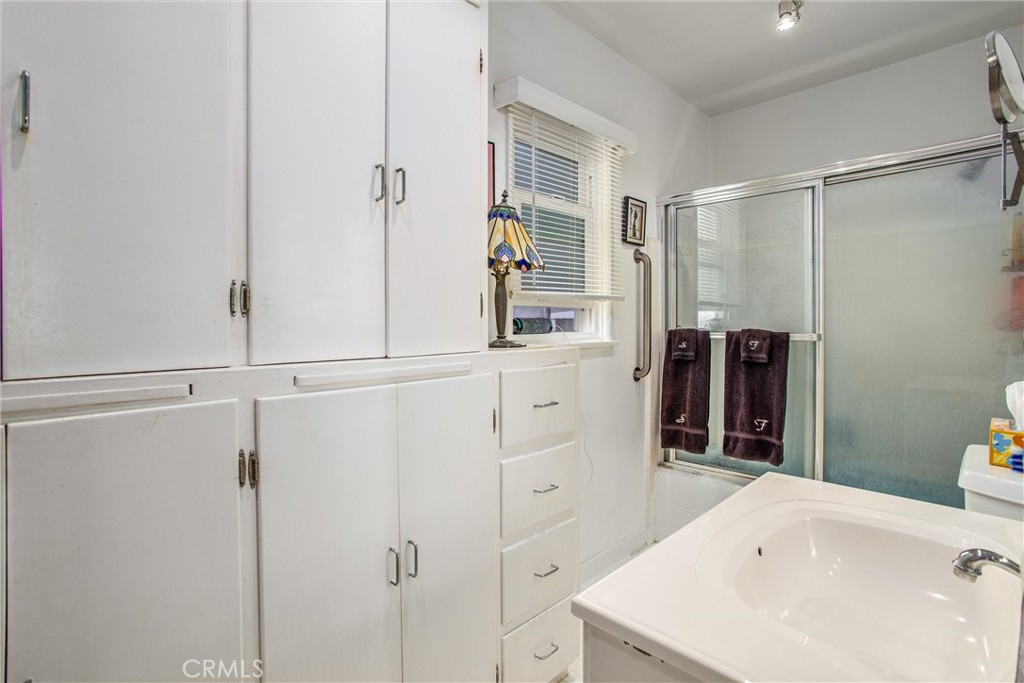 Unit 1 Bath - 1408 W Oceanfront, Newport Beach CA 92661 - photo 10