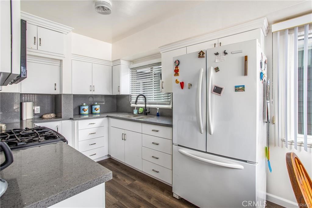 Unit 3 Kithen - 1408 W Oceanfront, Newport Beach CA 92661 - photo 18