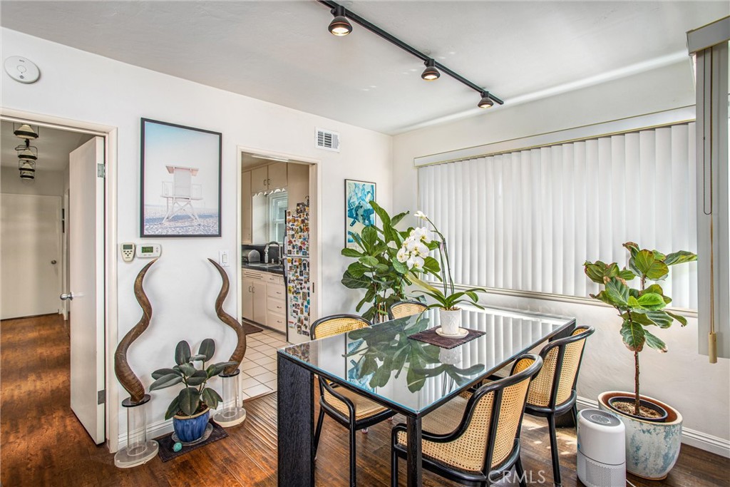 Unit 1 eating area front house - 1408 W Oceanfront, Newport Beach CA 92661 - photo 8