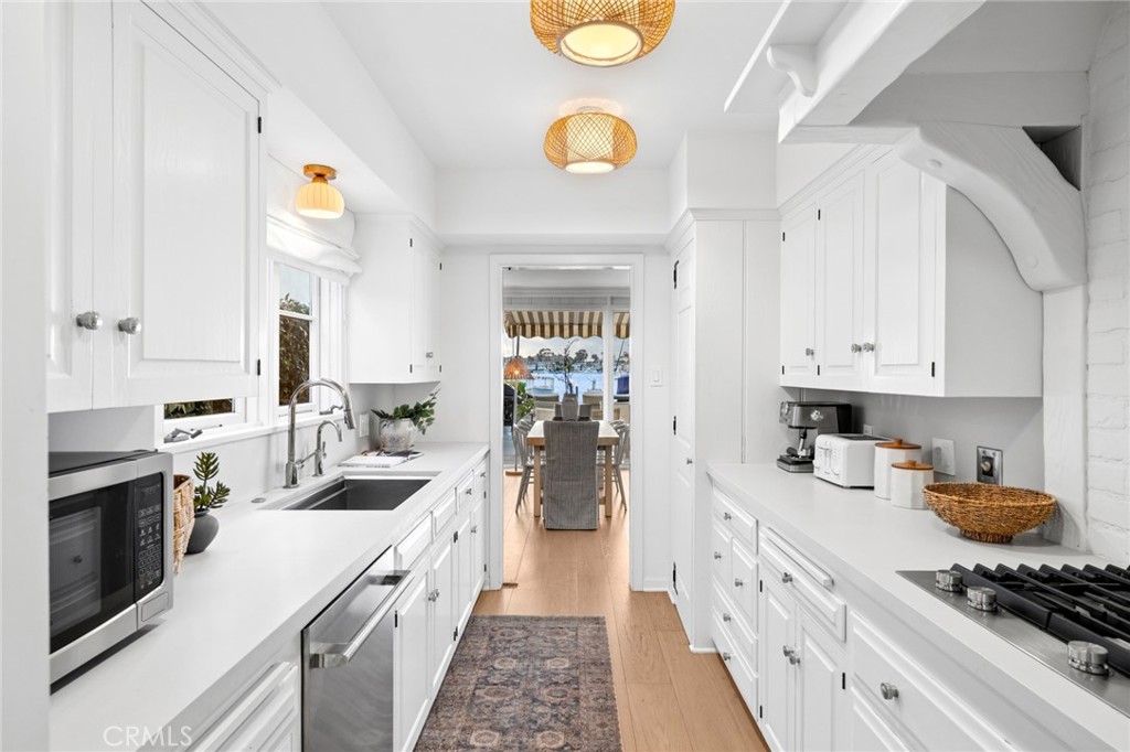 1411 E Bay Avenue, Newport Beach CA 92661 - photo 10
