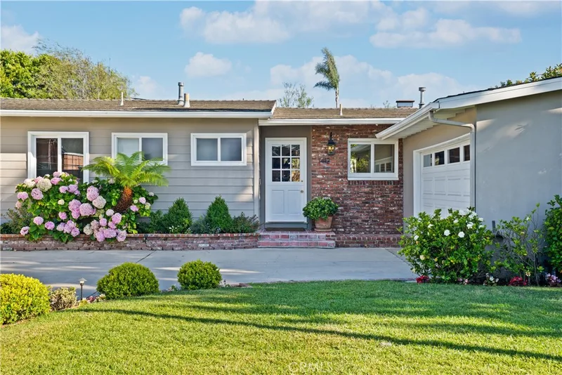 1412 Vivian Lane, Newport Beach, CA 92660