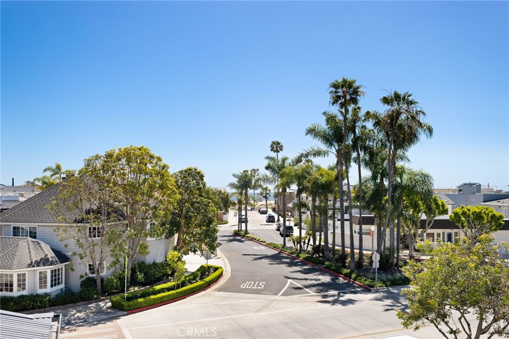 1416 E Balboa Boulevard, Newport Beach CA 92661 - photo 32