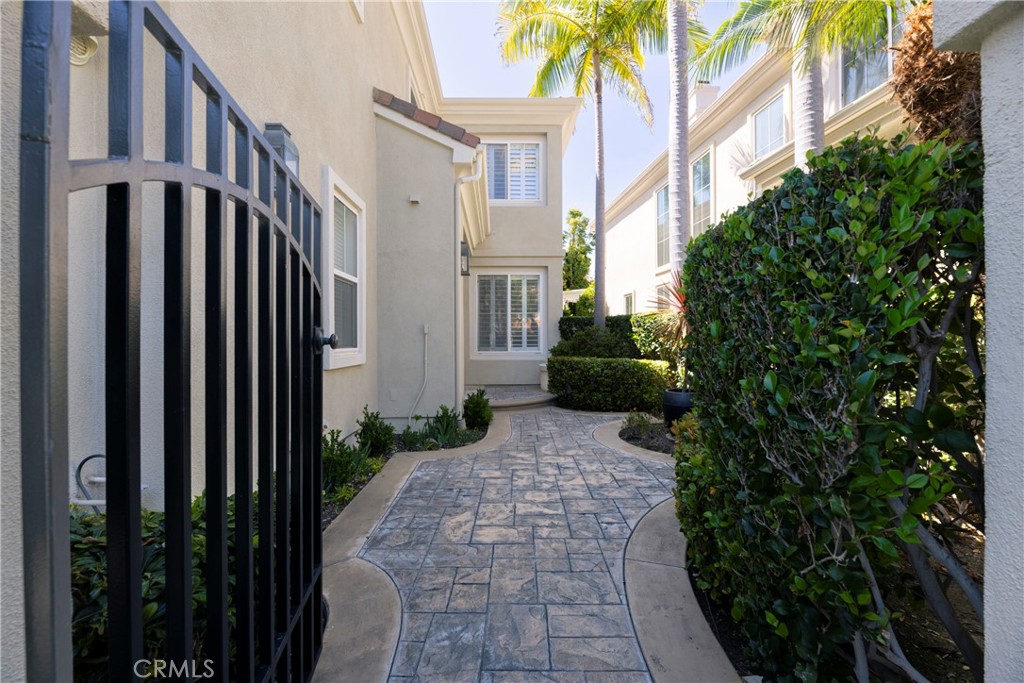 Front entry - 1417 SEA RIDGE Drive, Newport Beach CA 92660 - photo 2