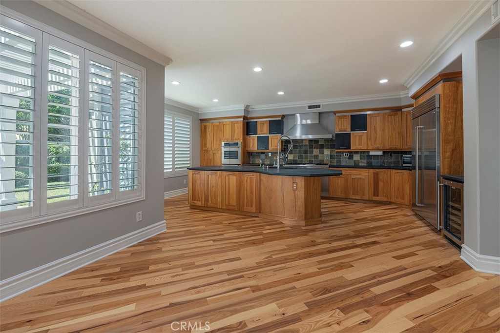 Entertainers Kitchen adjacent to the family room. - 1417 SEA RIDGE Drive, Newport Beach CA 92660 - photo 7