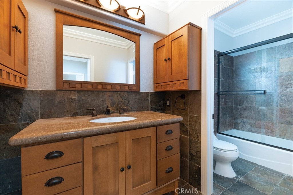 Shared upstairs Bathroom - 1417 SEA RIDGE Drive, Newport Beach CA 92660 - photo 23