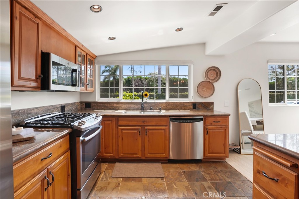 142 Liberty, Newport Beach CA 92660 - photo 15