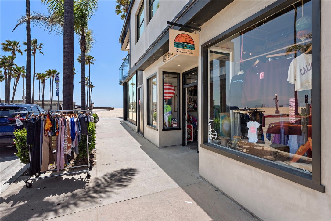The 15th St Surf Shop & Famous Stuft Surfer Cafe Restaurant Space - 1504 W Oceanfront 5, Newport Beach CA 92663 - photo 7