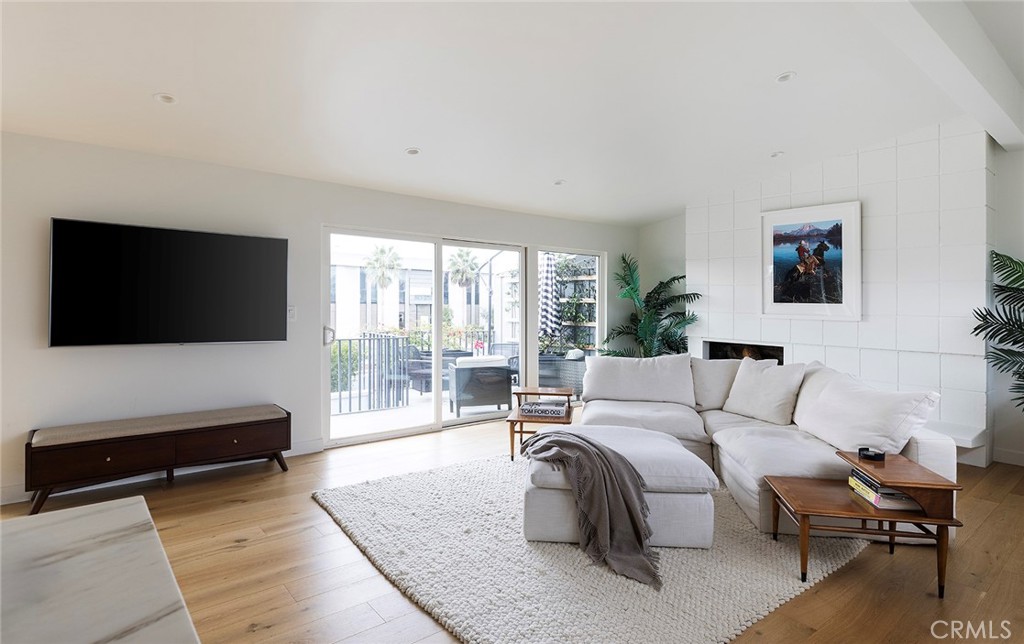 1504 Westcliff Drive 5, Newport Beach CA 92660 - photo 6