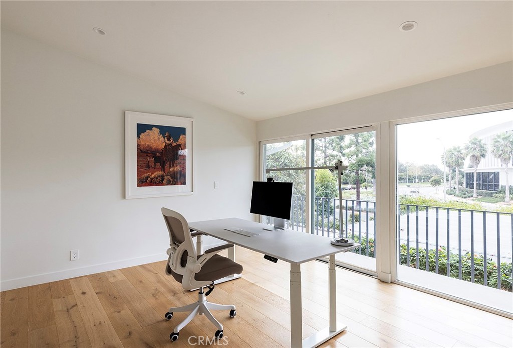 1504 Westcliff Drive 5, Newport Beach CA 92660 - photo 12