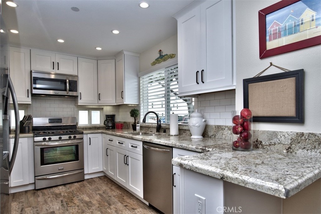 1509 E BALBOA Boulevard A, Newport Beach CA 92661 - photo 4