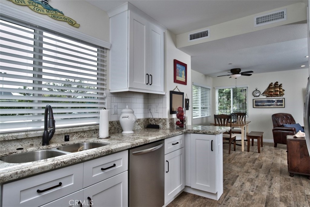 1509 E BALBOA Boulevard A, Newport Beach CA 92661 - photo 7
