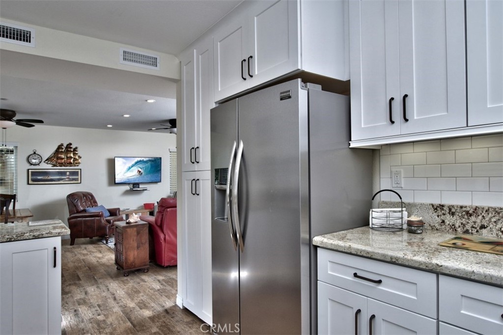 1509 E BALBOA Boulevard A, Newport Beach CA 92661 - photo 8