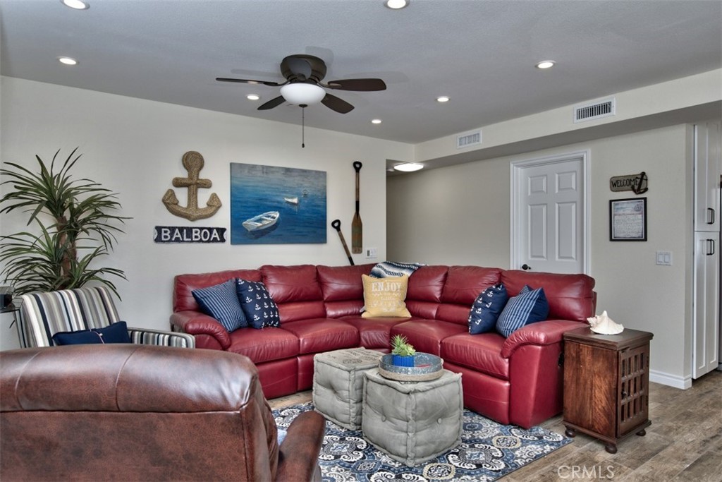 1509 E BALBOA Boulevard A, Newport Beach CA 92661 - photo 13