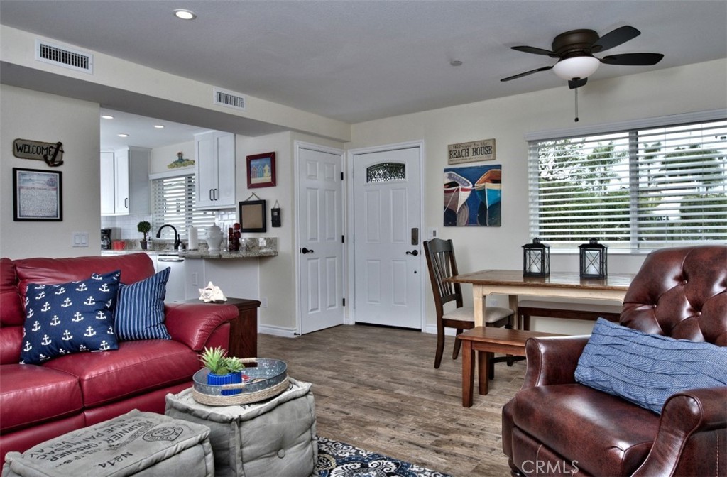 1509 E BALBOA Boulevard A, Newport Beach CA 92661 - photo 14