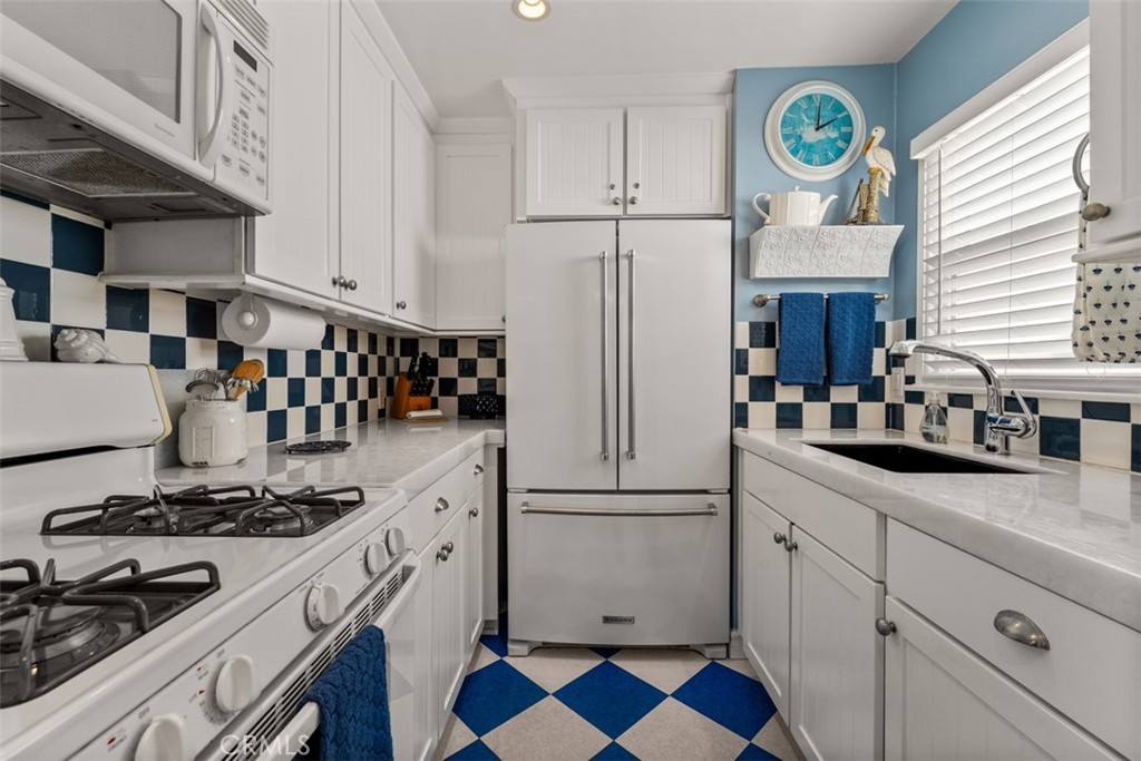 1527 W Balboa, Newport Beach CA 92663 - photo 12