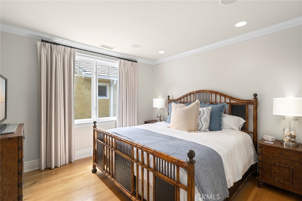 1550 E Oceanfront, Newport Beach CA 92661 - photo 20