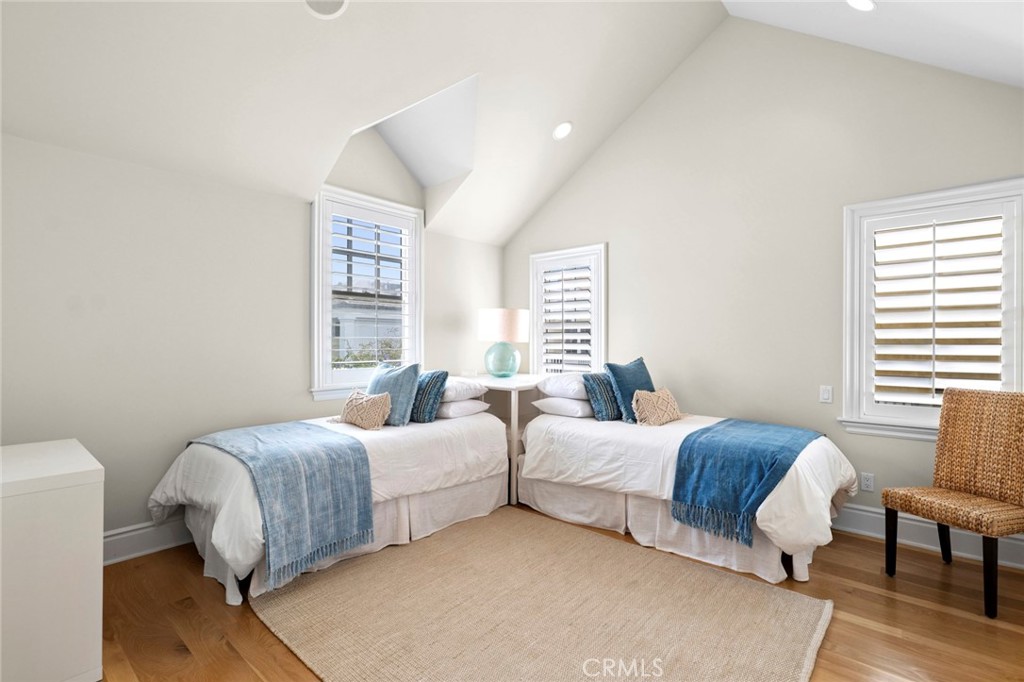 1550 E Oceanfront, Newport Beach CA 92661 - photo 24