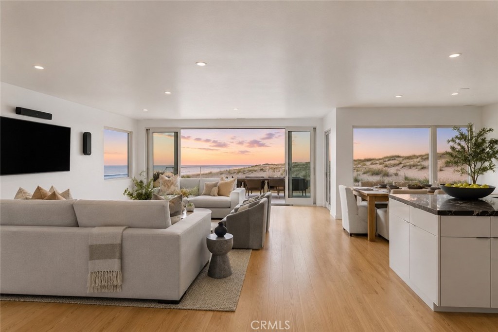 1554 E Oceanfront, Newport Beach CA 92661 - photo 3